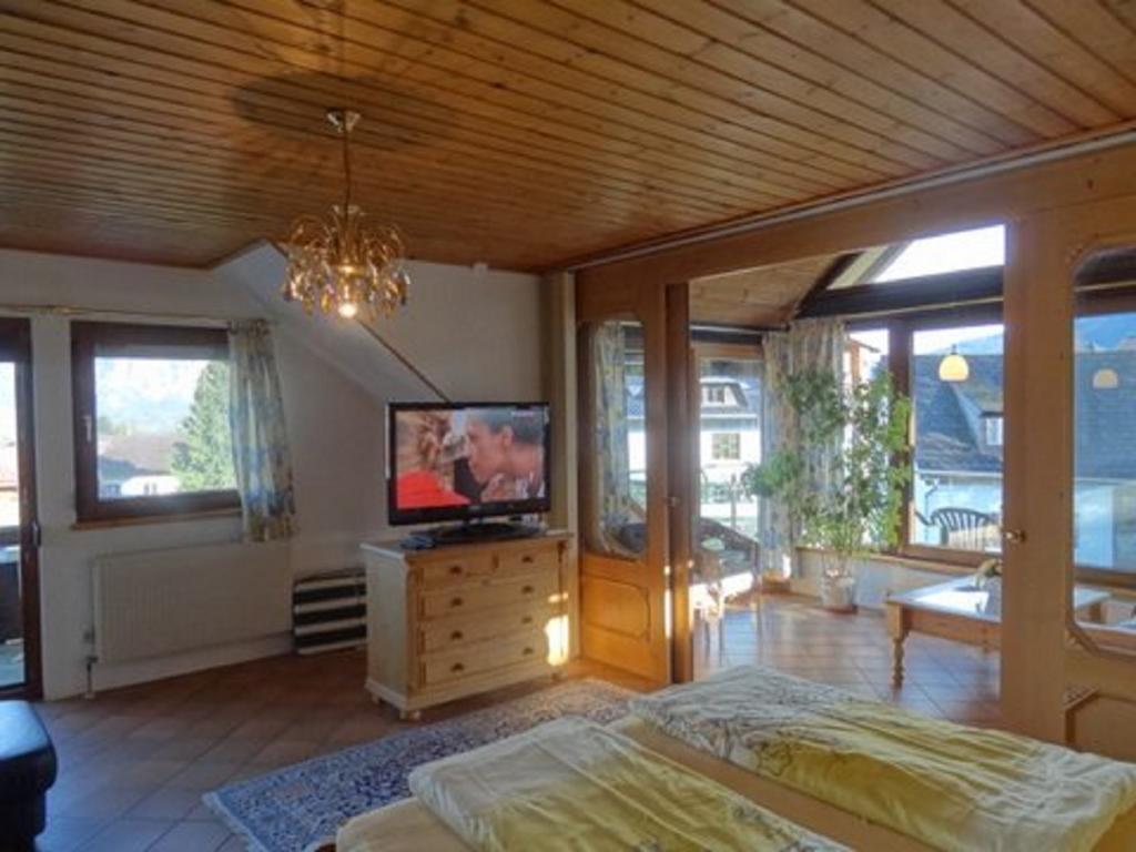 Apartments Blaschegg Im Zentrum Altmuenster Room photo